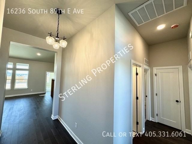 16236 S 89th East Ave - Photo 5 of 50