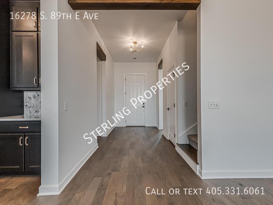16278 S 89th East Ave - Photo 6 of 44