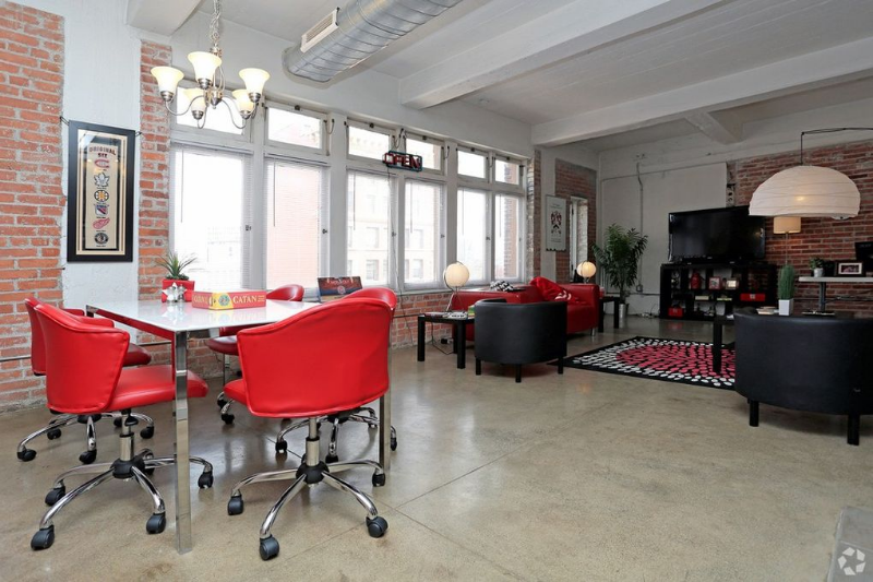 1323 Broadway St #4A - Photo 2 of 14