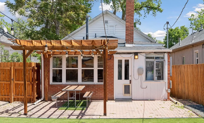 4877 Perry St - Photo 4 of 20