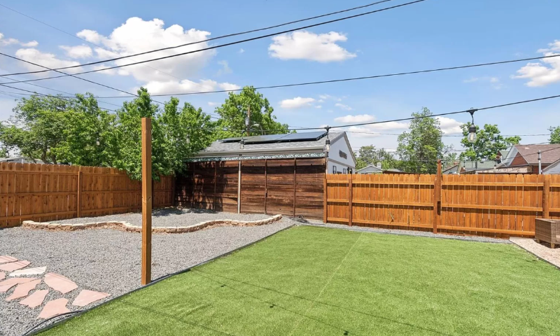 4877 Perry St - Photo 5 of 20