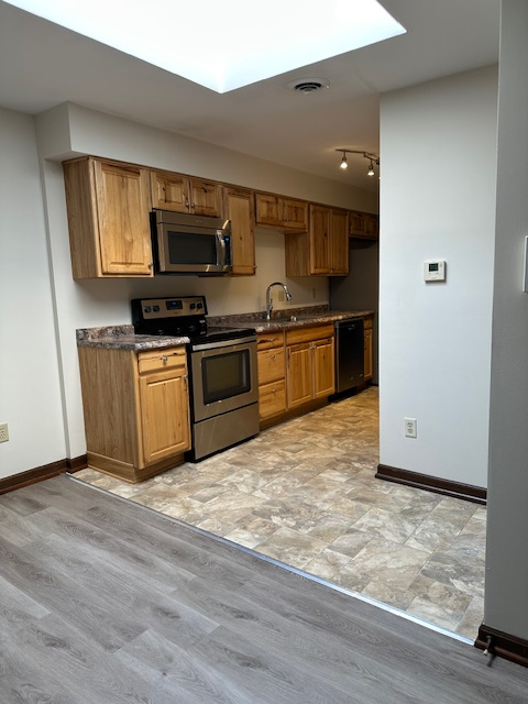 620 S Main St #F - Photo 3 of 14