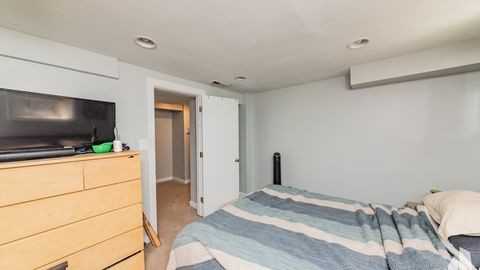 1456 W Irving Park Rd #1 - Photo 5 of 8