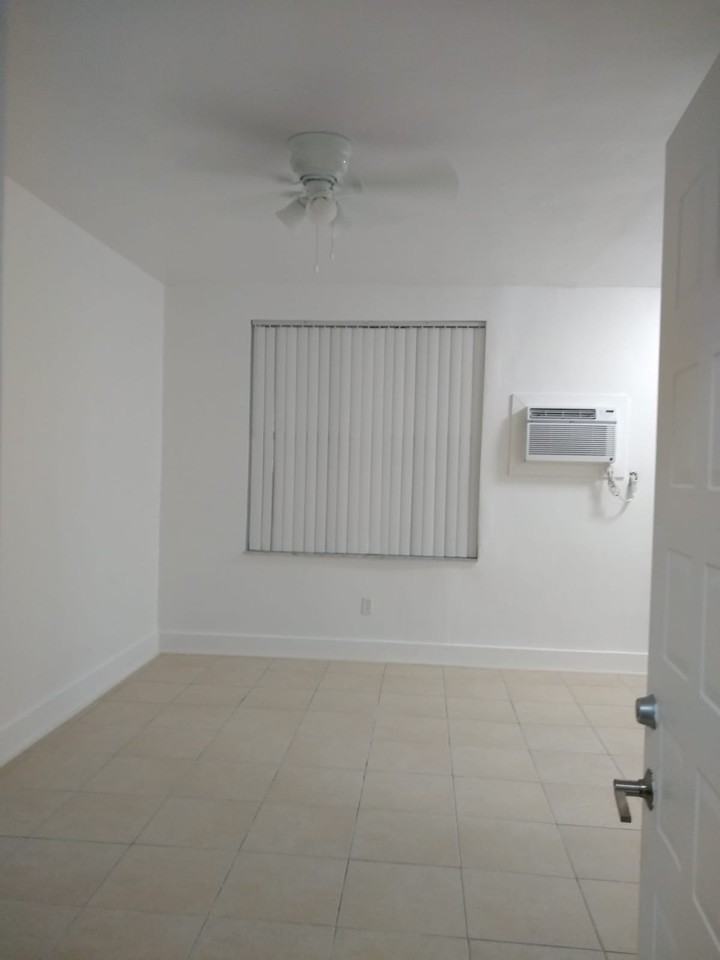 215 Calabria Ave #6 - Photo 3 of 10