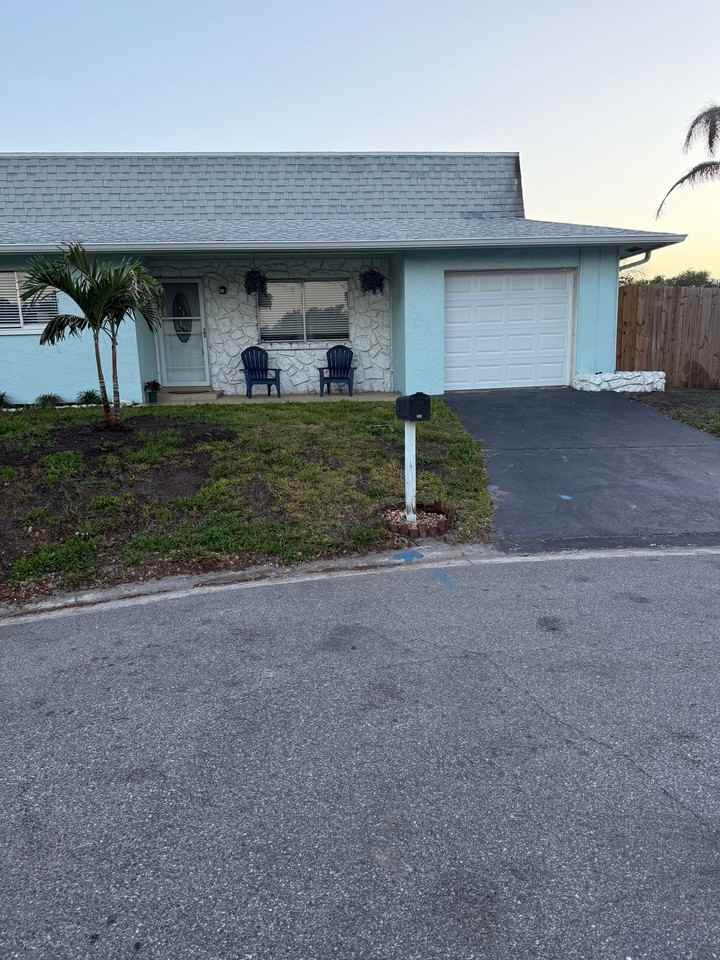 437 Via Palermo Ct