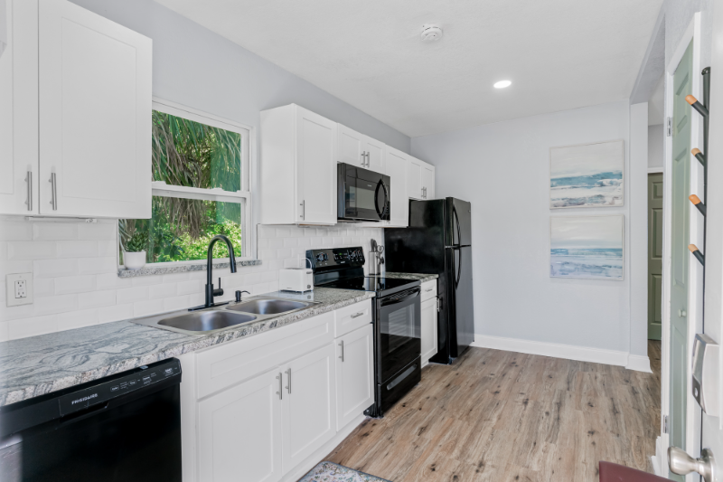 625 Kirkwood Ter N #B - Photo 2 of 14
