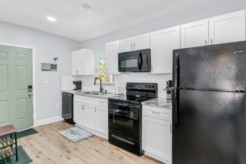 625 Kirkwood Ter N #B - Photo 3 of 14