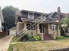 featured image of 238 Dale St Ne