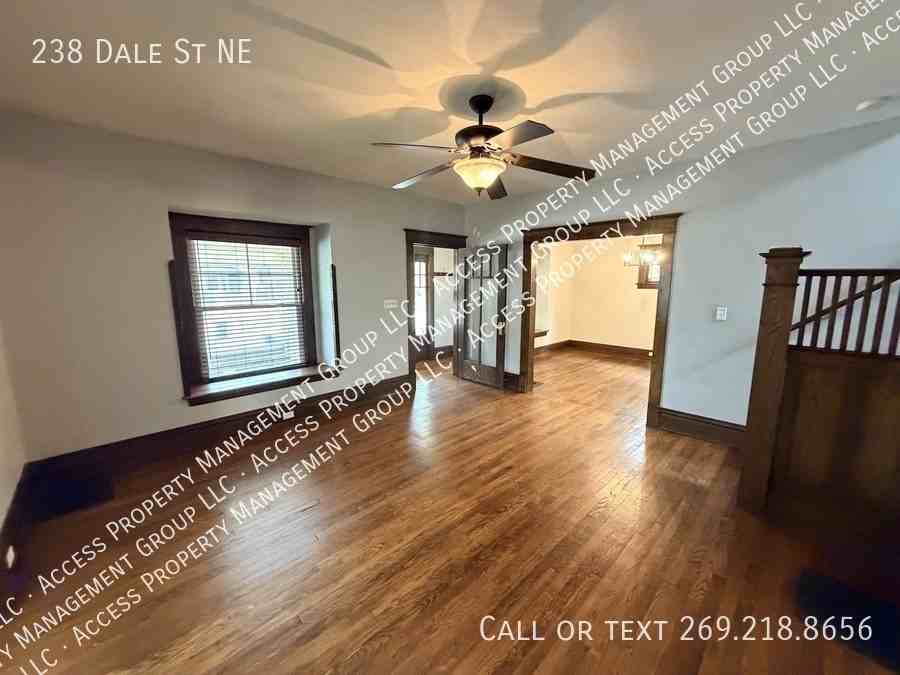 238 Dale St Ne - Photo 5 of 42
