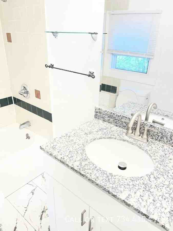 537 S 4th Ave #1 - Photo 7 of 14