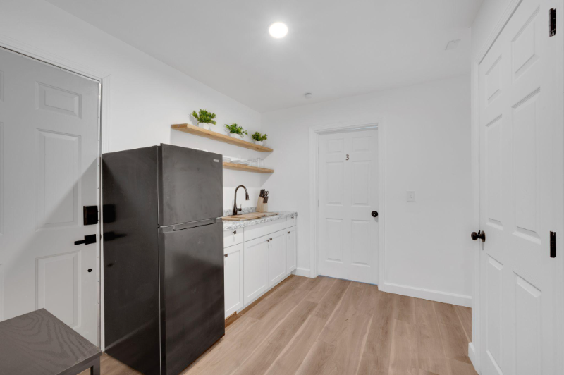 364 Adelle St Se - Photo 6 of 20