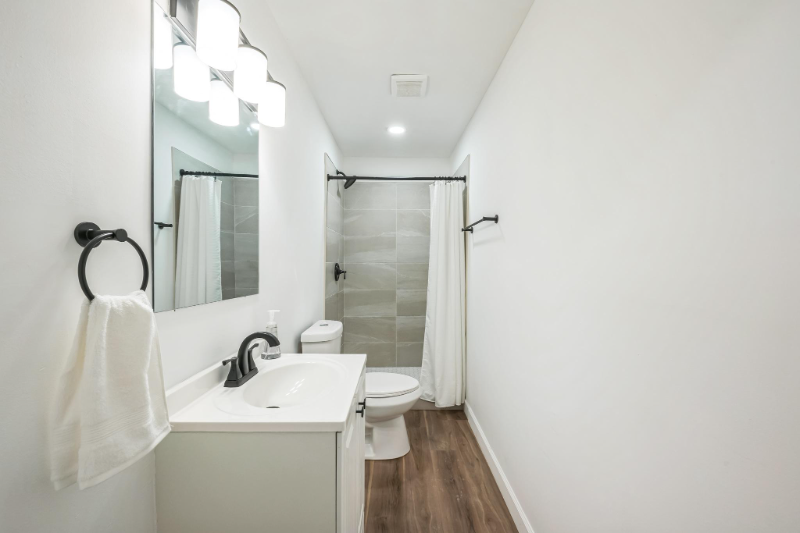 364 Adelle St Se - Photo 7 of 20