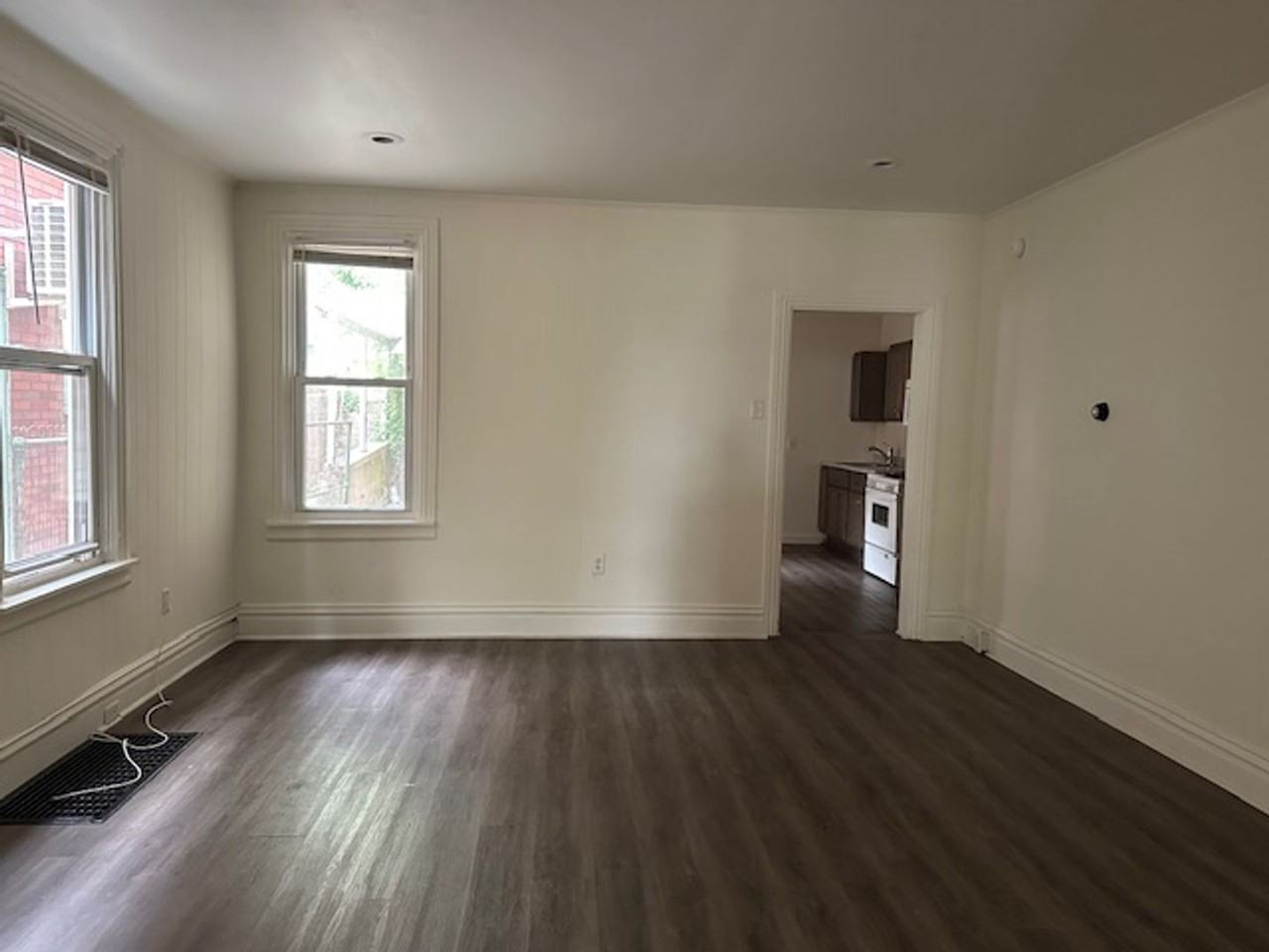 311 S 2nd St #1stFL - Photo 3 of 11