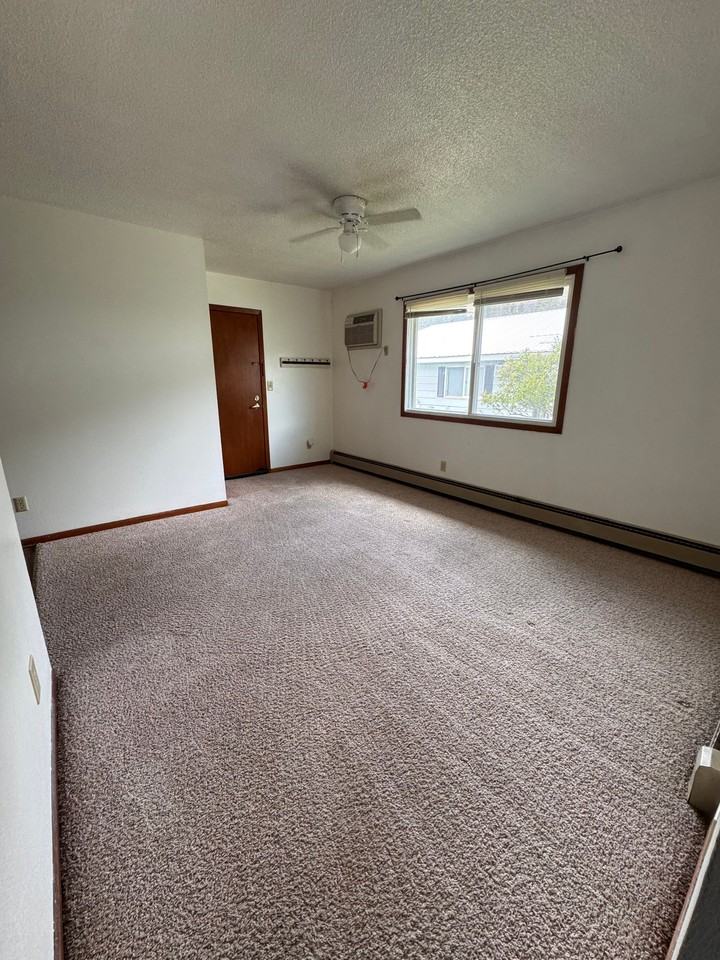 58 Dunlap Ave #7 - Photo 4 of 6