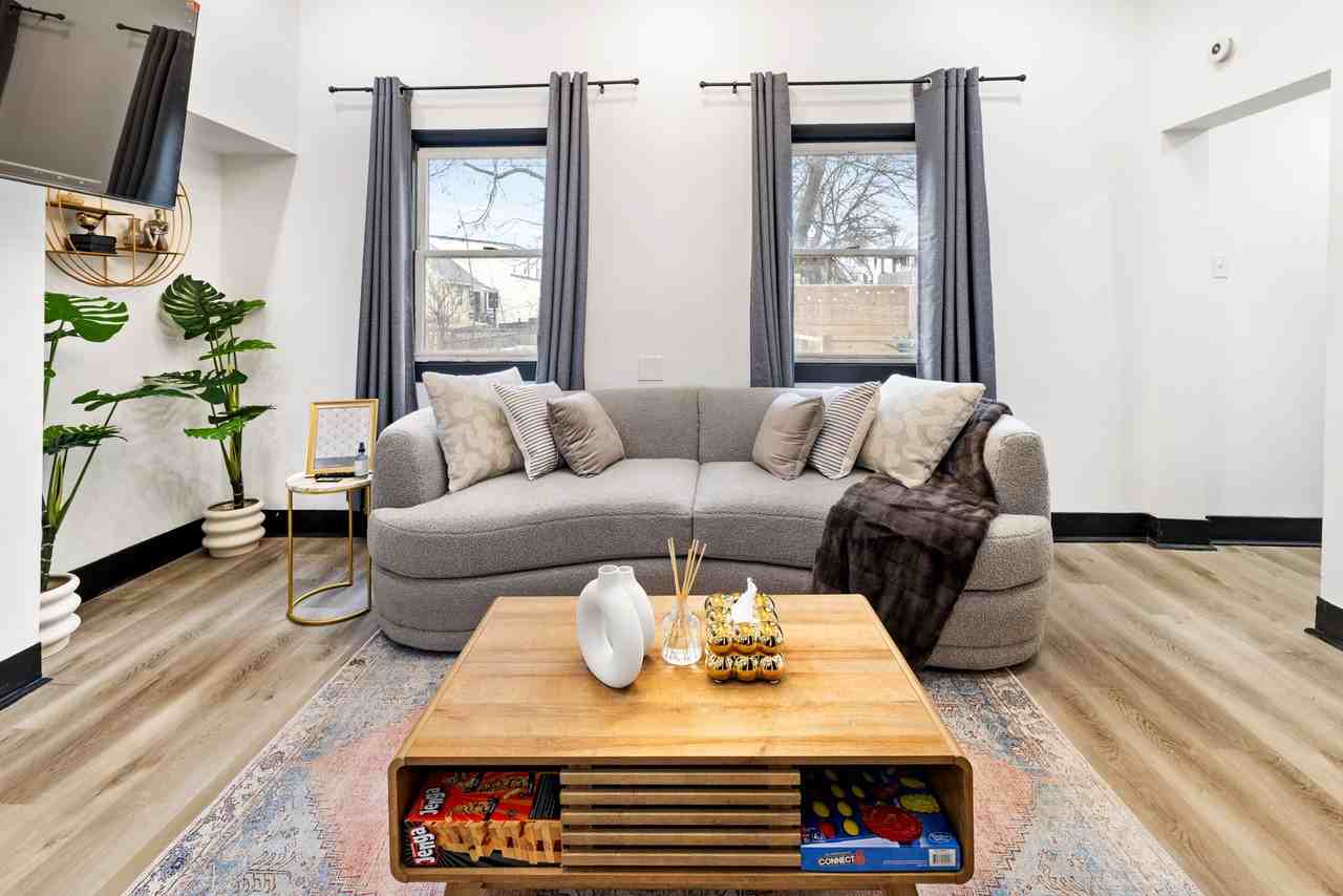 10 Carrie St #NA
