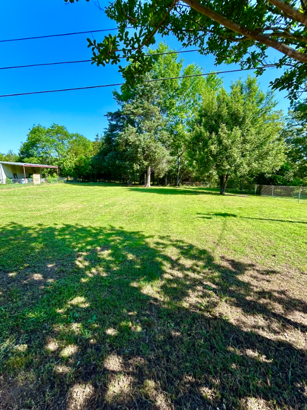 359 Wells Dr - Photo 3 of 16