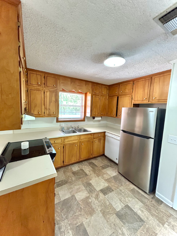 359 Wells Dr - Photo 7 of 16
