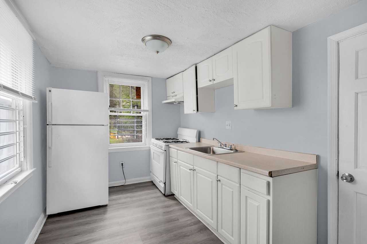 2729 Round Rd - Photo 5 of 19