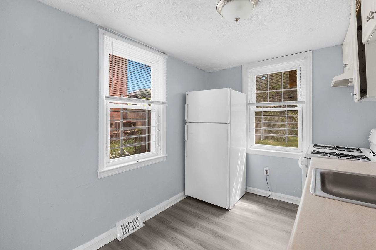 2729 Round Rd - Photo 6 of 19