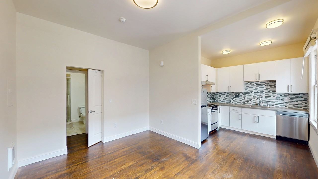 555 Eddy St #9 - Photo 2 of 8