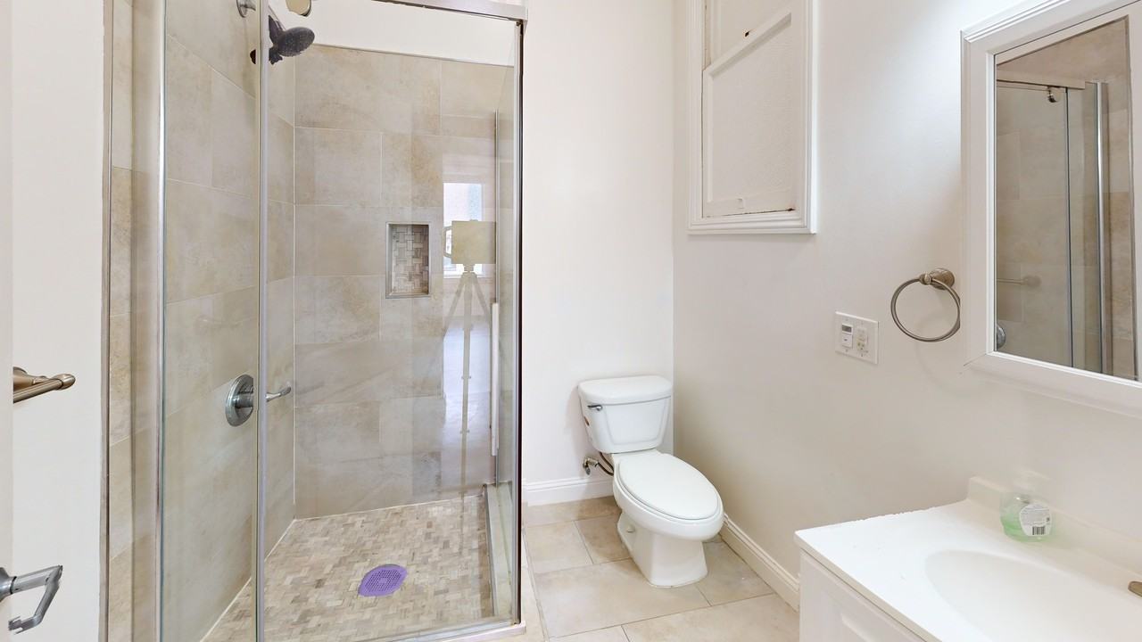 555 Eddy St #9 - Photo 7 of 8