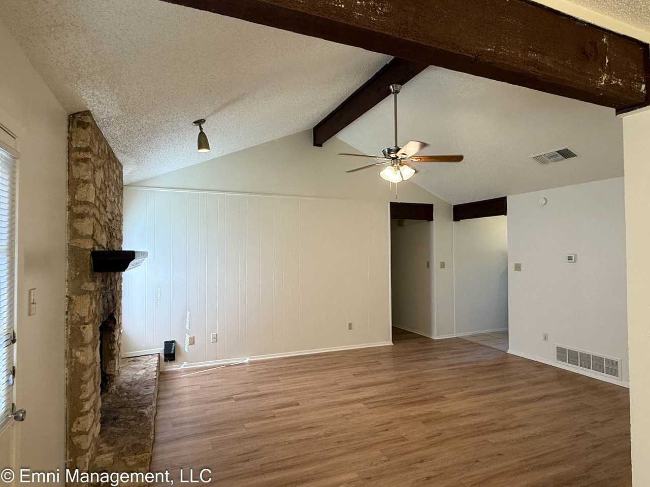 1408 Garnet Rd - Photo 3 of 21
