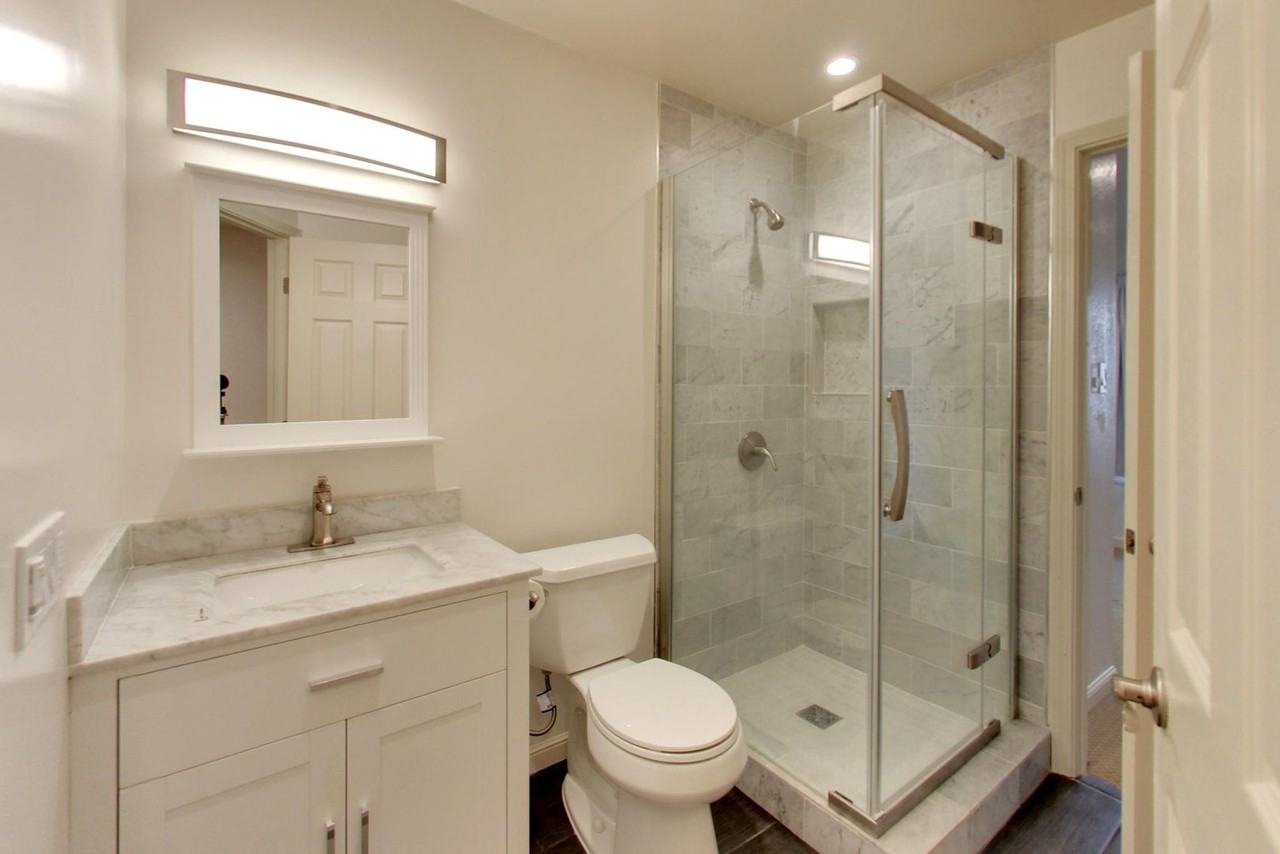 205 Collins St #5 - Photo 2 of 22