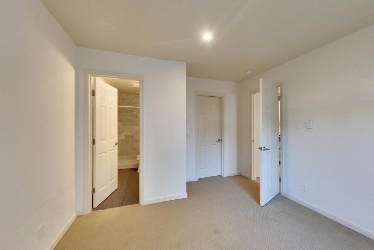 205 Collins St #5 - Photo 4 of 22