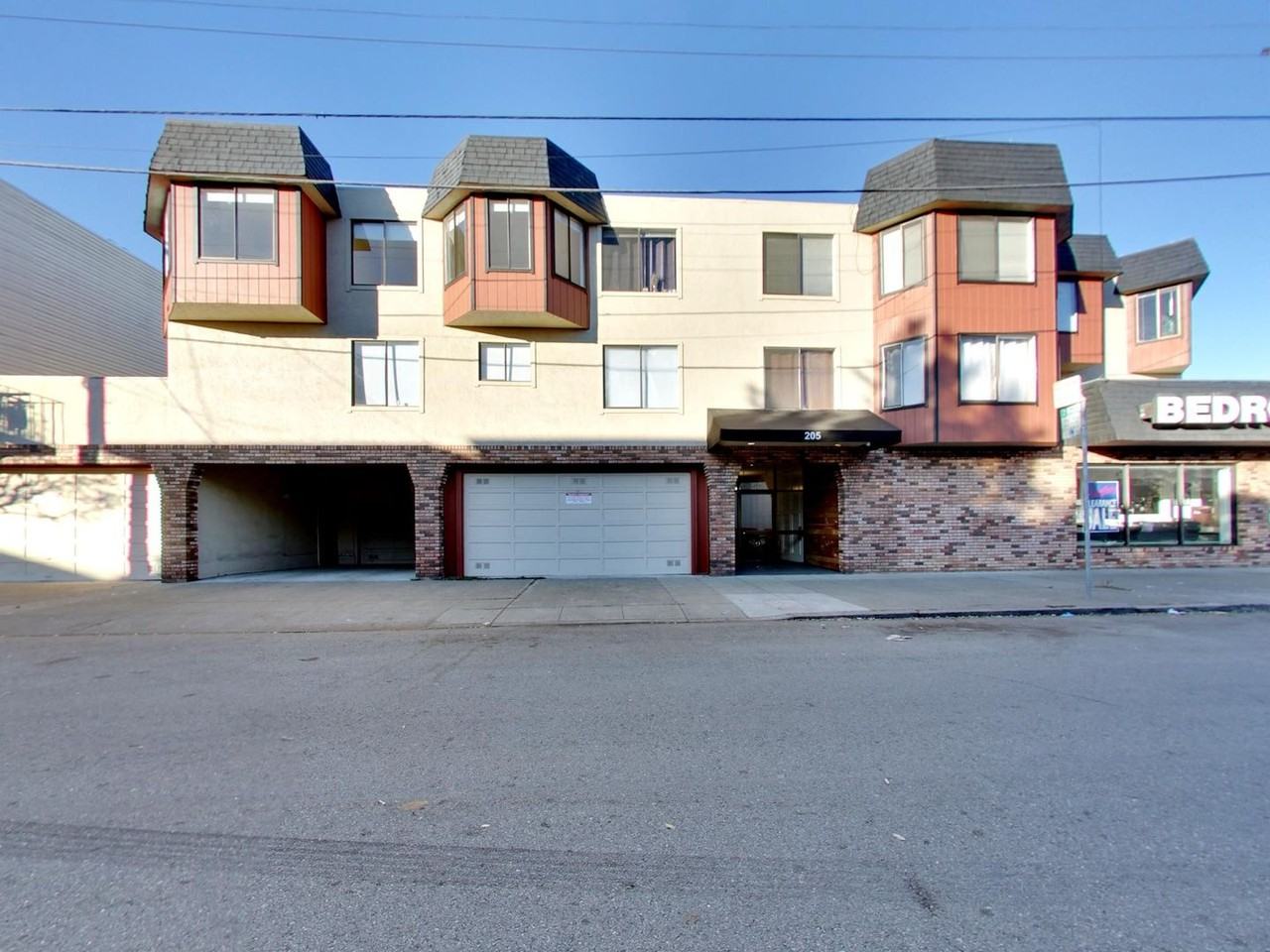 205 Collins St #5 - Photo 6 of 22
