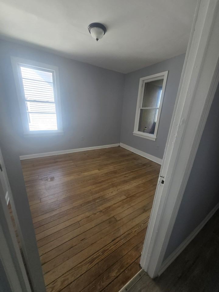 13 Poplar Pl #3 - Photo 3 of 8