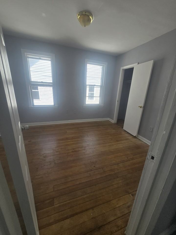13 Poplar Pl #3 - Photo 4 of 8