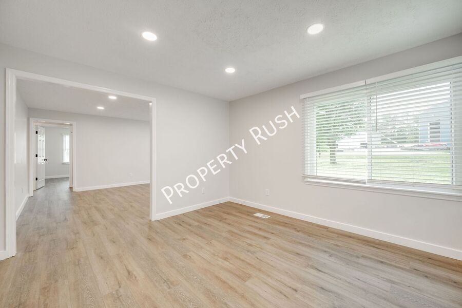 1524 Happy Valley Rd - Photo 7 of 26