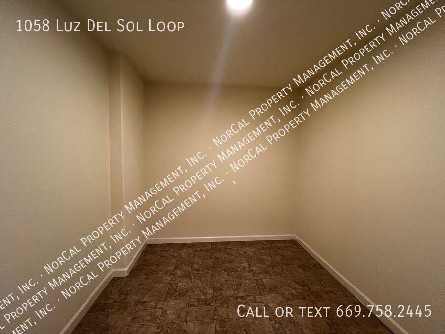 1058 Luz Del Sol Loop - Photo 4 of 21