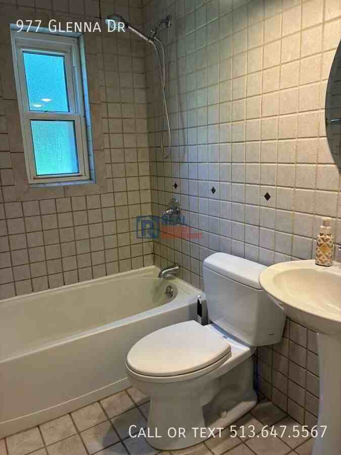 977 Glenna Dr - Photo 5 of 9