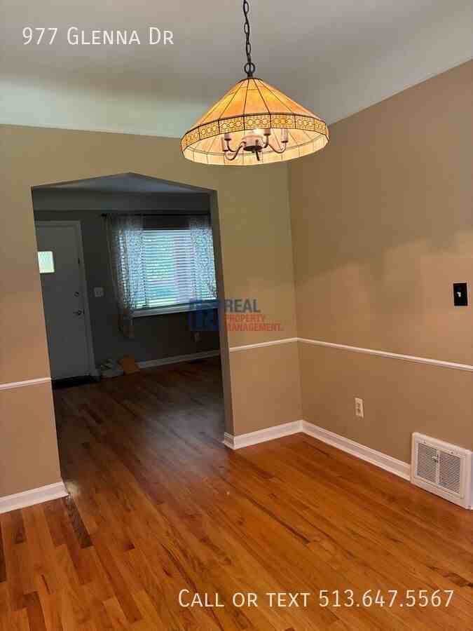 977 Glenna Dr - Photo 7 of 9