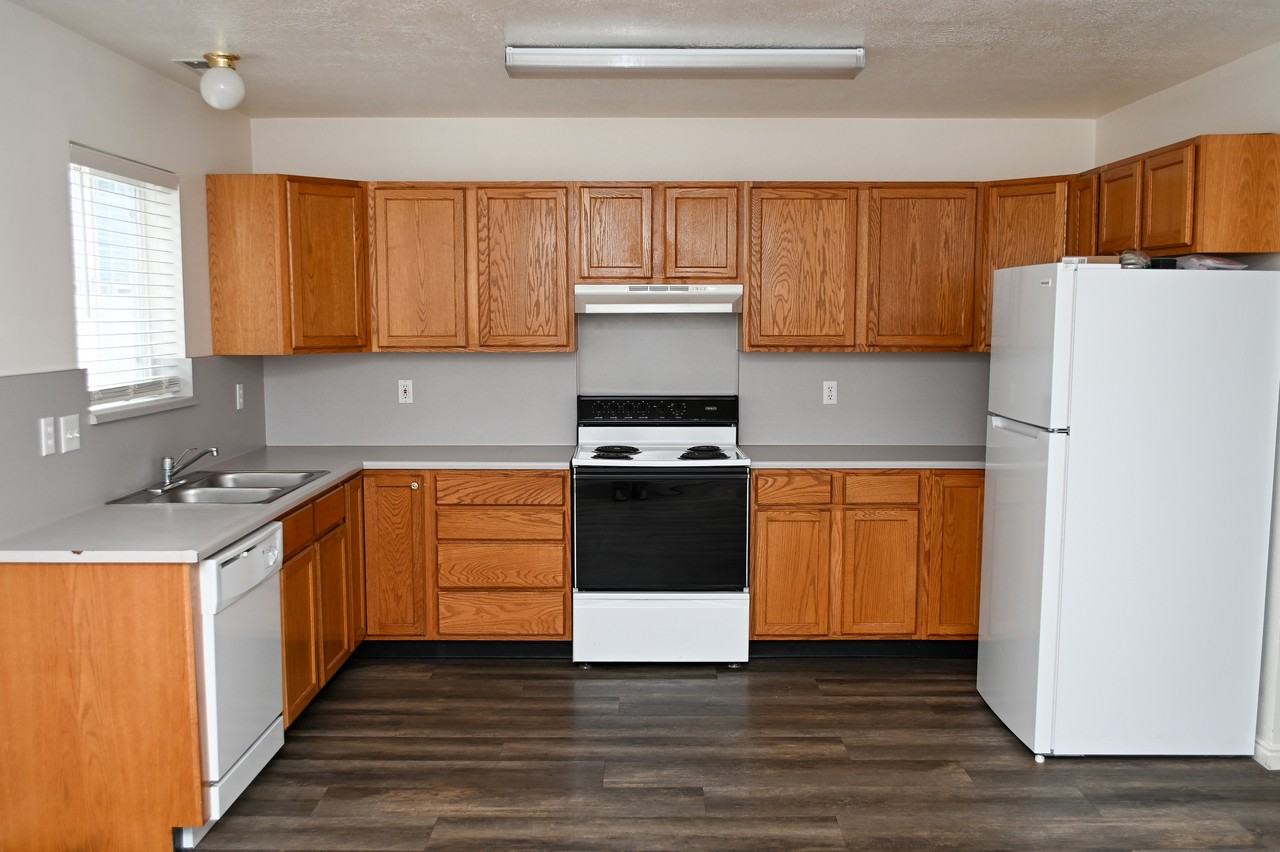 1394 N 290 W - Photo 5 of 18