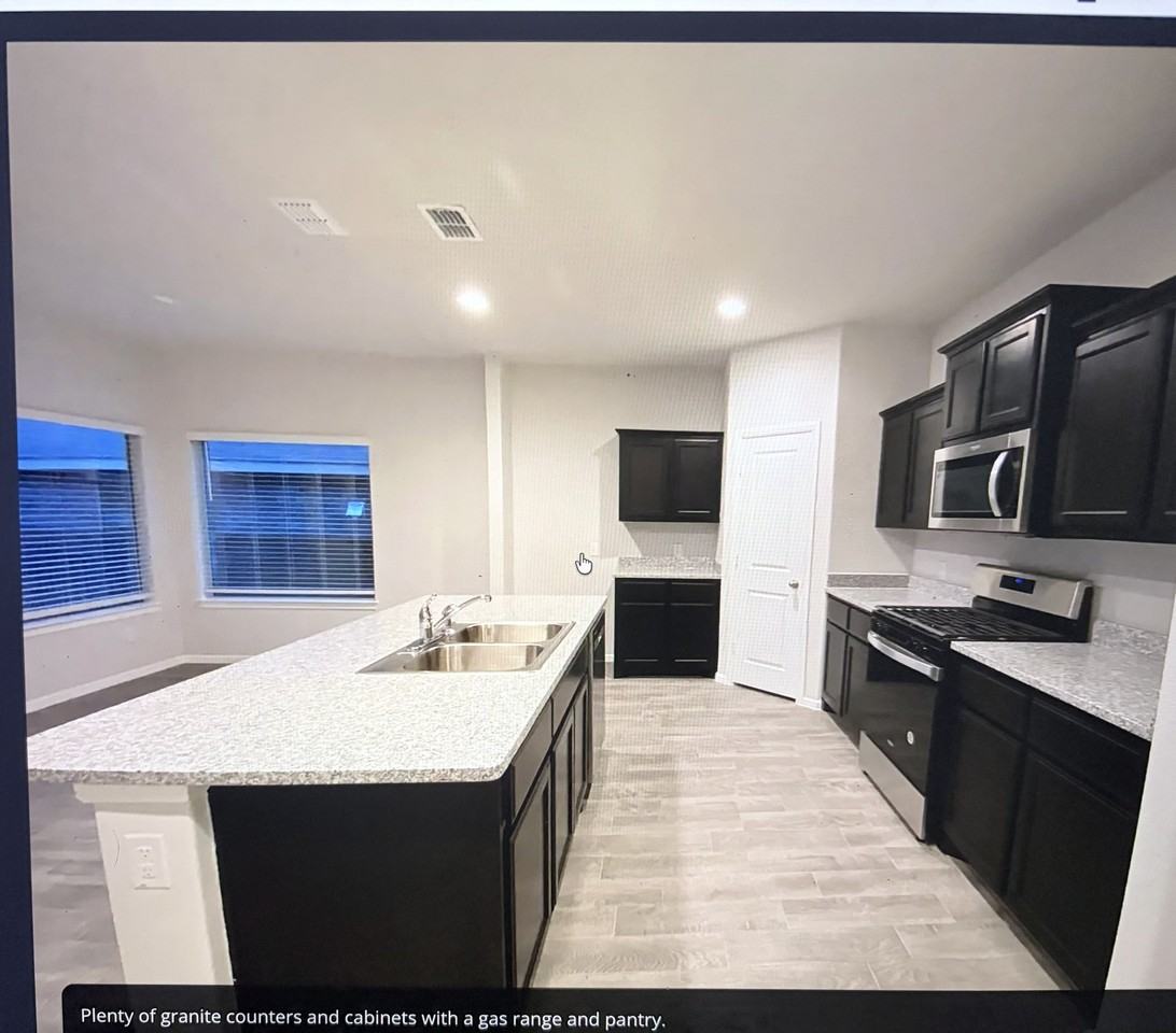 8605 Jace Ct - Photo 3 of 9