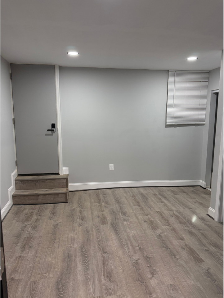 5001 Palmer ave BB AVAILABLE $750 W/BATH #BB - Photo 6 of 16