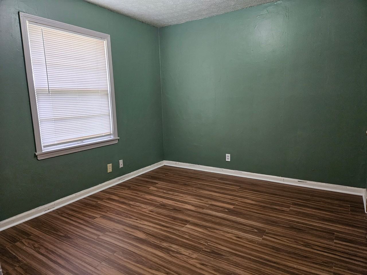 1036 N Estelle Ave - Photo 4 of 8