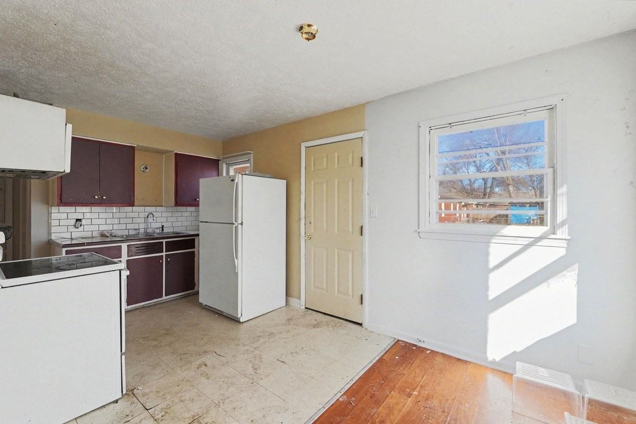 1036 N Estelle Ave - Photo 6 of 8
