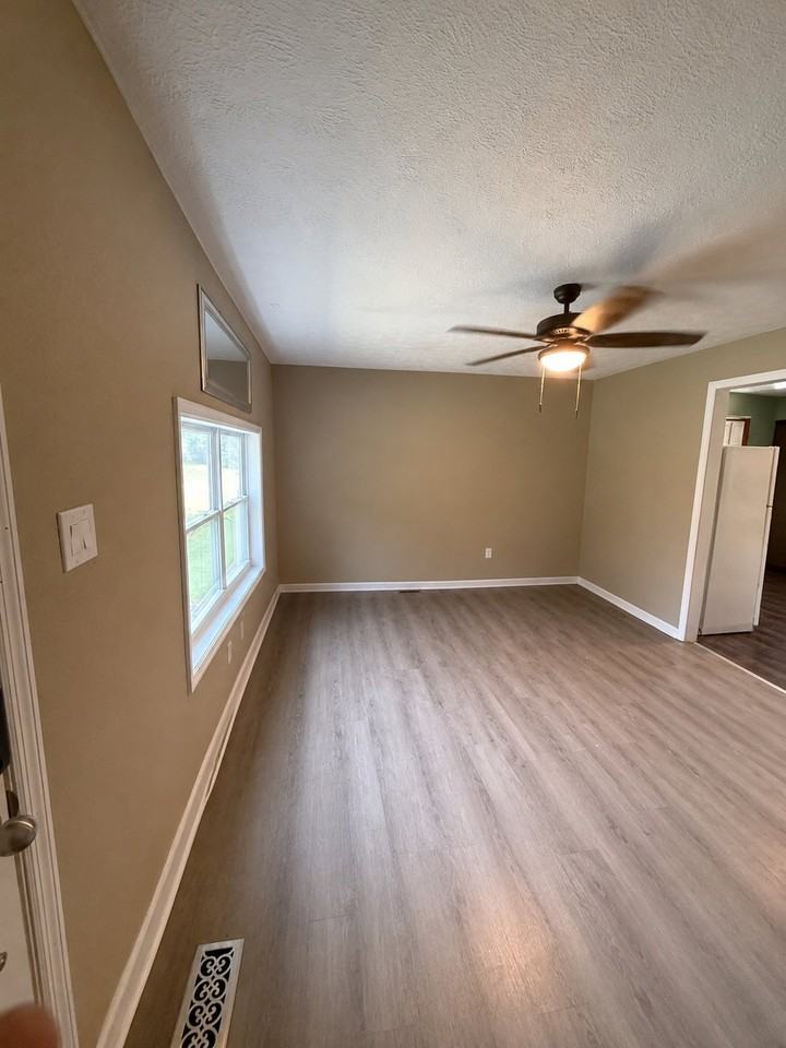272 Loop Hollow Rd - Photo 2 of 13