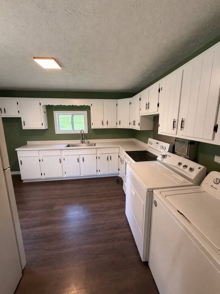 272 Loop Hollow Rd - Photo 3 of 13