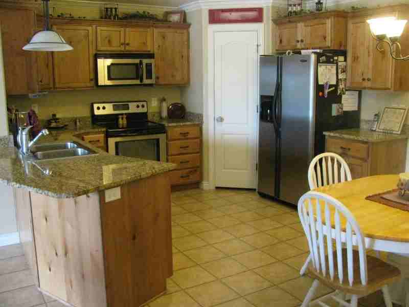 546 Sw - Photo 2 of 8
