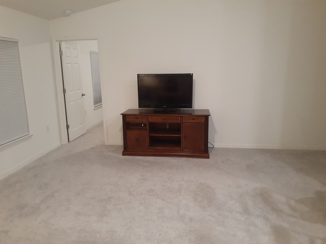 1665 Nona St Ne #NA - Photo 6 of 11
