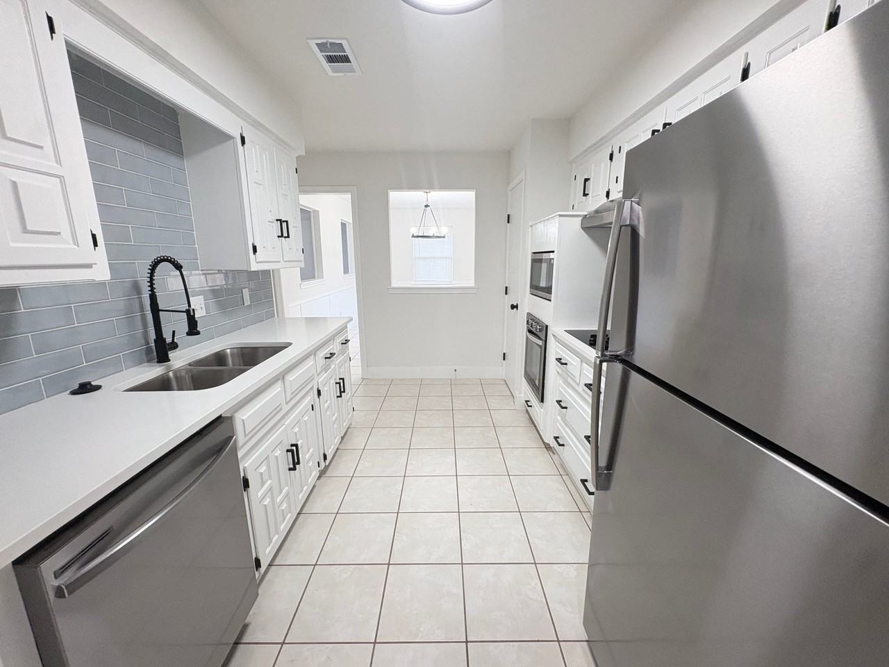 3802 Roan Cir - Photo 2 of 17