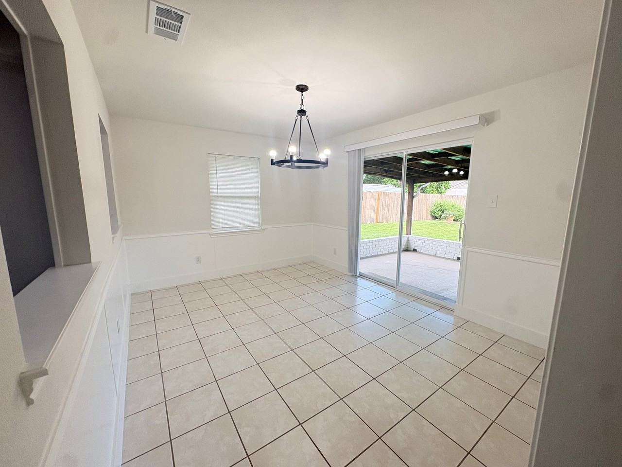 3802 Roan Cir - Photo 4 of 17