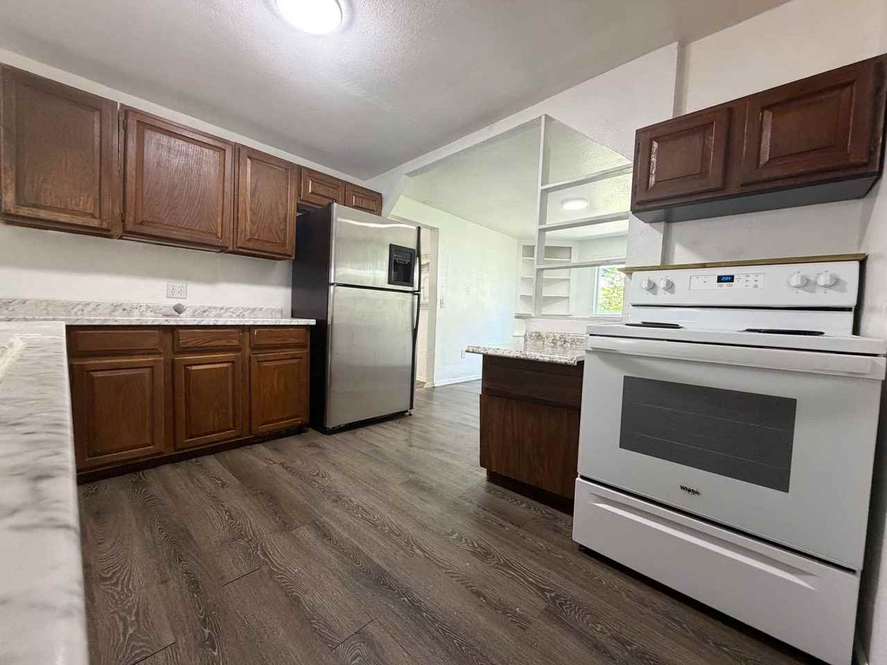 855 Se Flint St - Photo 5 of 15