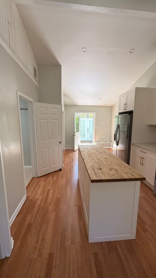 316 W Alamar Ave #B - Photo 4 of 12
