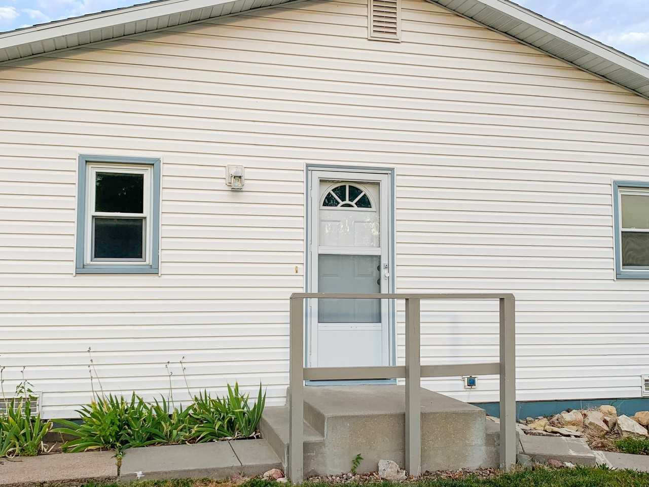 112 112 114 East Sheridan Street #114 - Photo 2 of 14