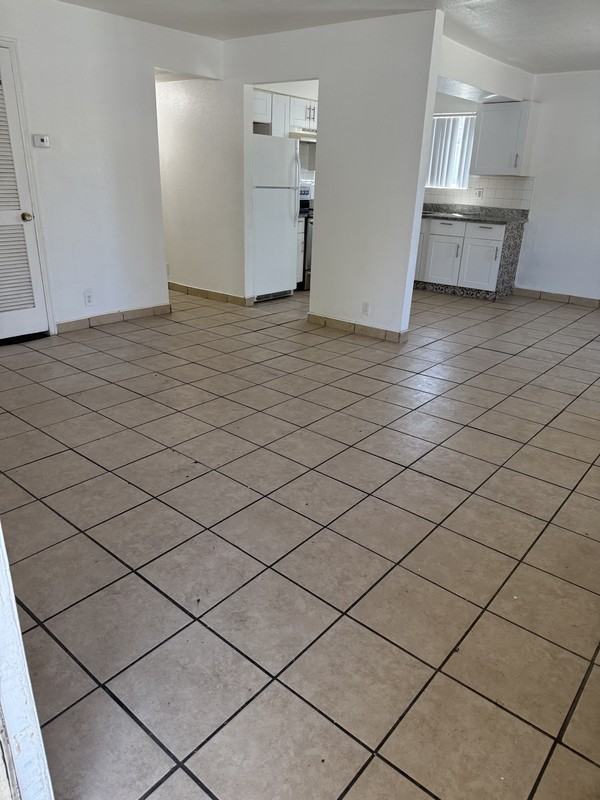 231 S Montgomery St #2 - Photo 5 of 8